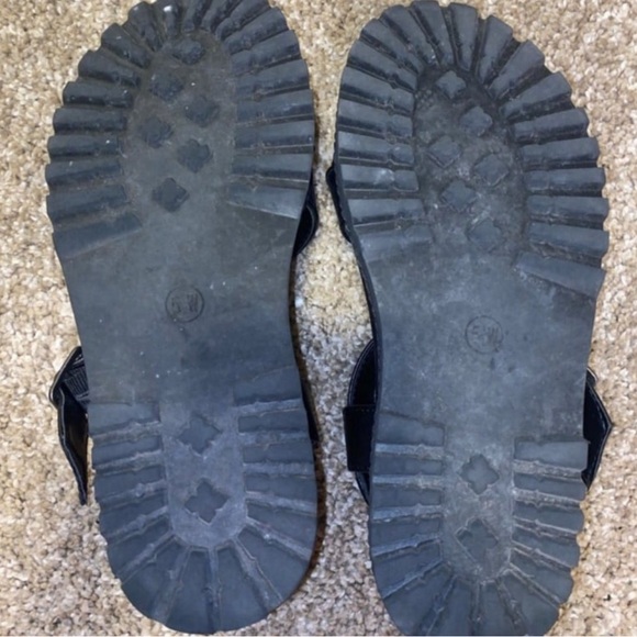 Universal Thread Platform Sandals - Picture 2 of 3